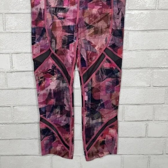 Lululemon Pink On Pace Crop 21" - Picture 7 of 13